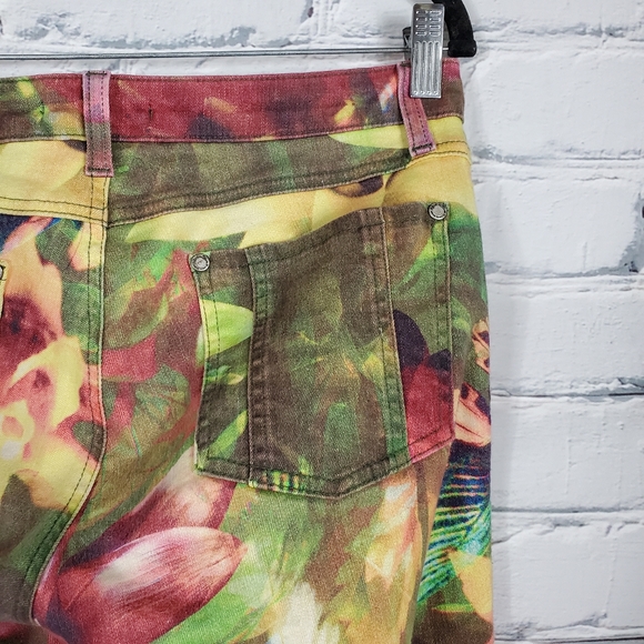 Alice + Olivia Floral Butterfly Print Skinny Jeans - Picture 4 of 8